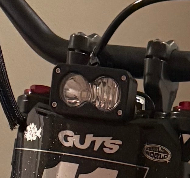 Battery-powered Baja light